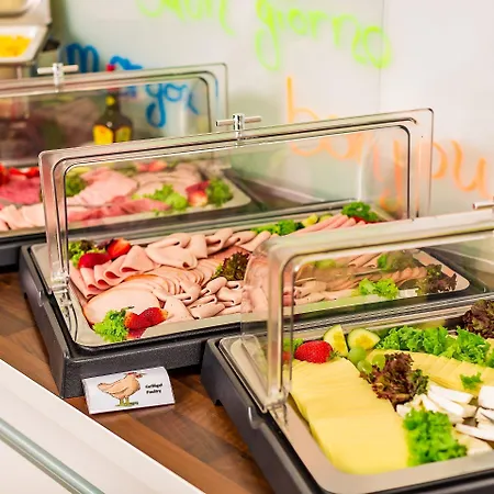 Szálloda Alecsa Am Olympiastadion 3*