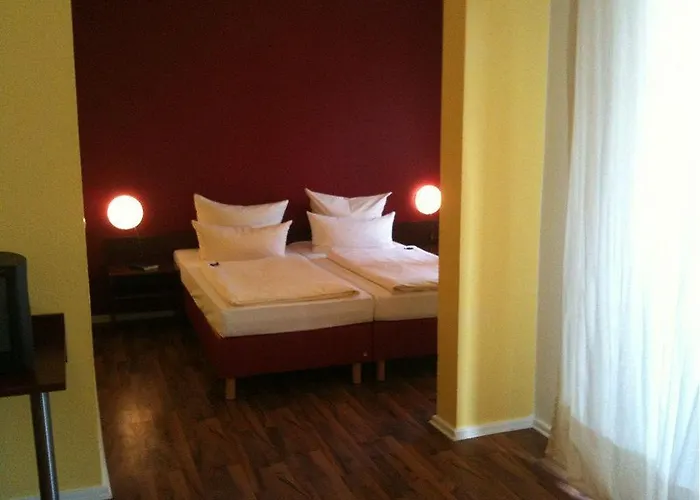 Alecsa Am Olympiastadion 3*