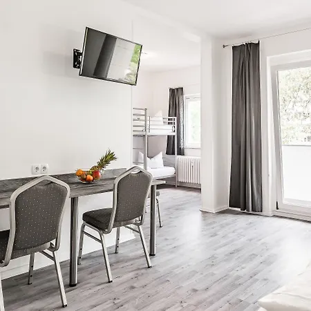 Alecsa Am Olympiastadion 3*