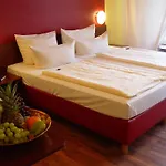 Alecsa Am Olympiastadion 3*