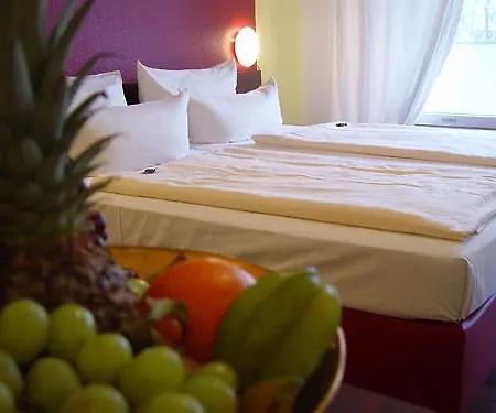 Alecsa Am Olympiastadion Отель 3*