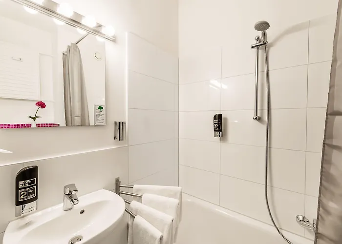 Hotel Alecsa Am Olympiastadion 3*